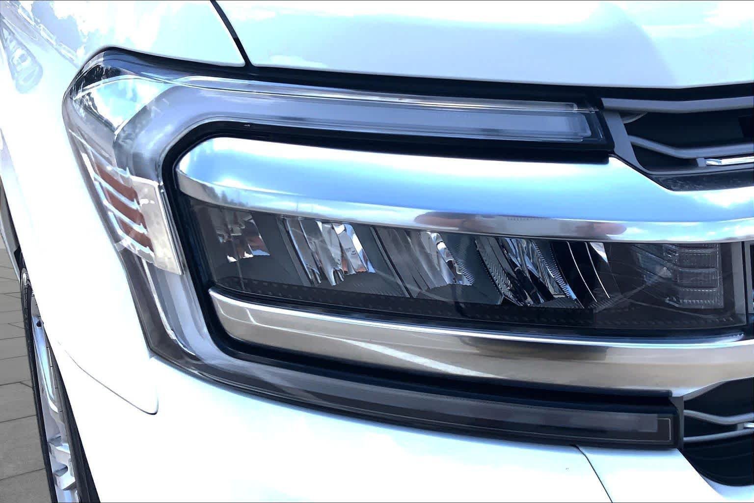 Used 2024 Star White Metallic Tri-Coat Ford Platinum image 27