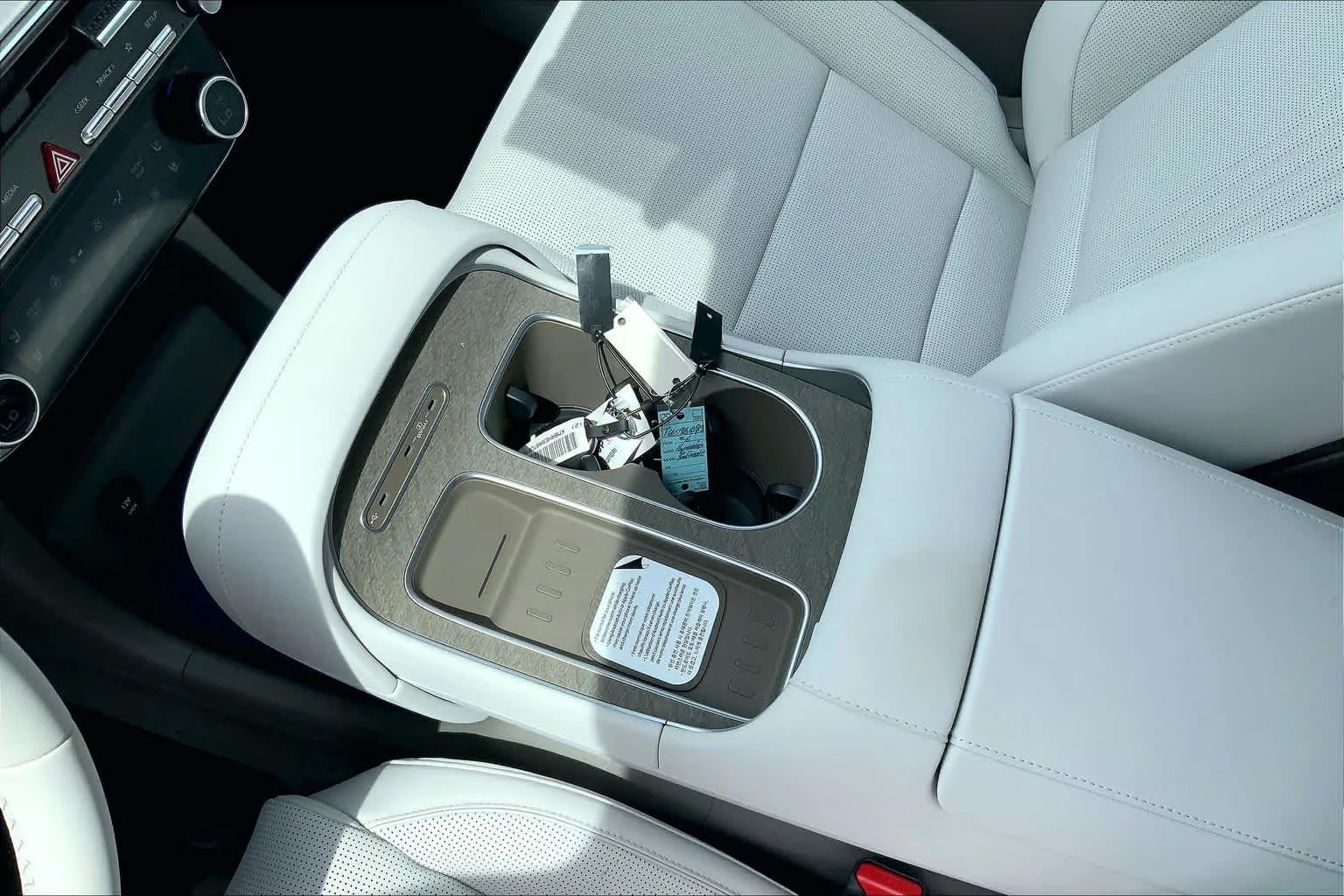 New 2026 Titan Green Hyundai SEL Premium 7P image 8