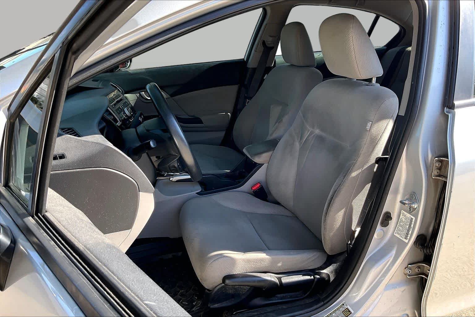 Used 2013 Alabaster Silver Metallic Honda LX image 8