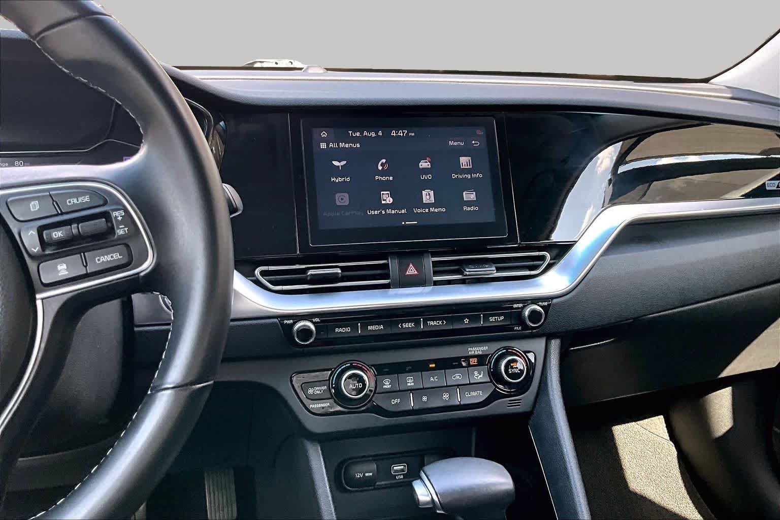 Used 2020 Snow White Pearl Kia Touring image 7