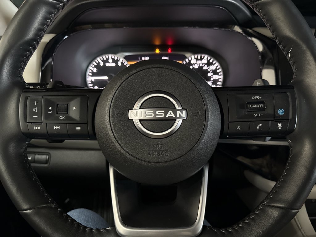Used 2025 Super Black Nissan SL image 23