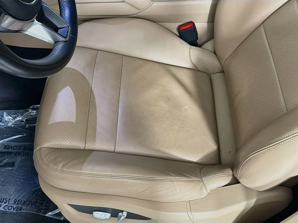 Used 2019  Porsche Base image 19