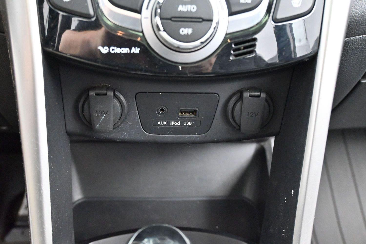 Used 2013 Black Noir Pearl Hyundai 5dr HB Auto PZEV image 23