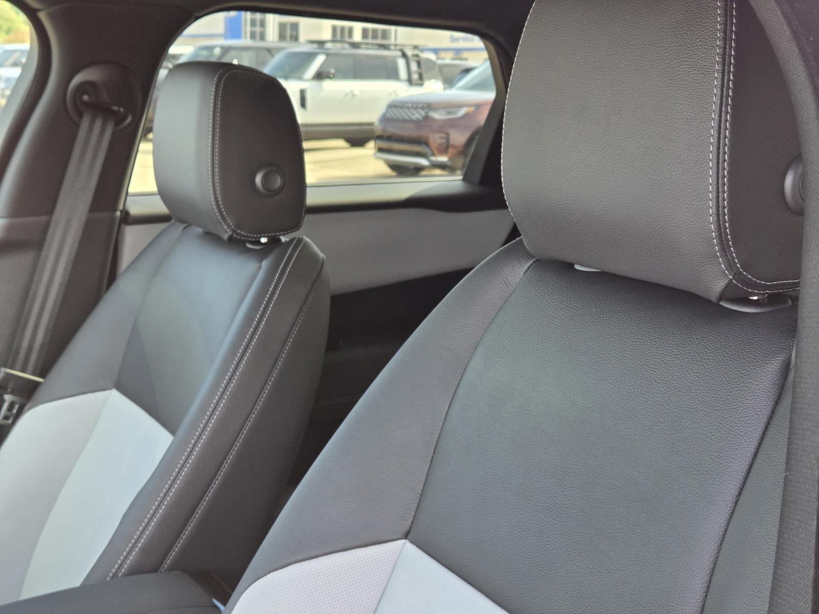 New 2026 Arroios Grey Land Rover Belgravia Edition image 32