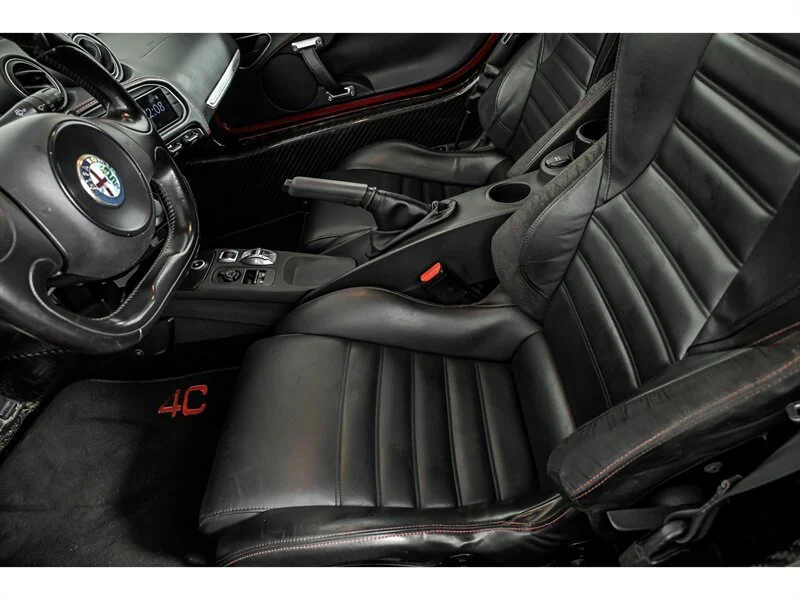 Used 2015 RED Alfa Romeo  image 15