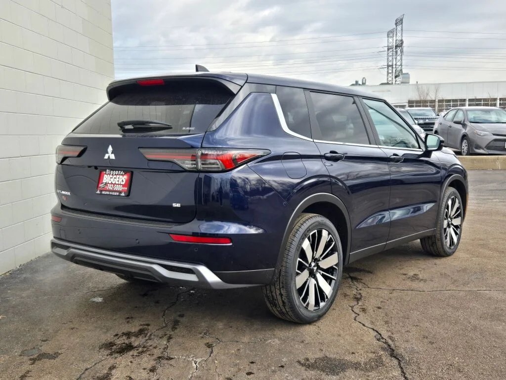 New 2026 Blue Mitsubishi SE 1.5T S-AWC image 10