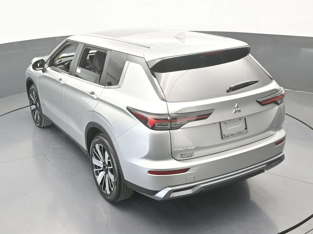 New 2026 Silver Alloy Mitsubishi SE image 50