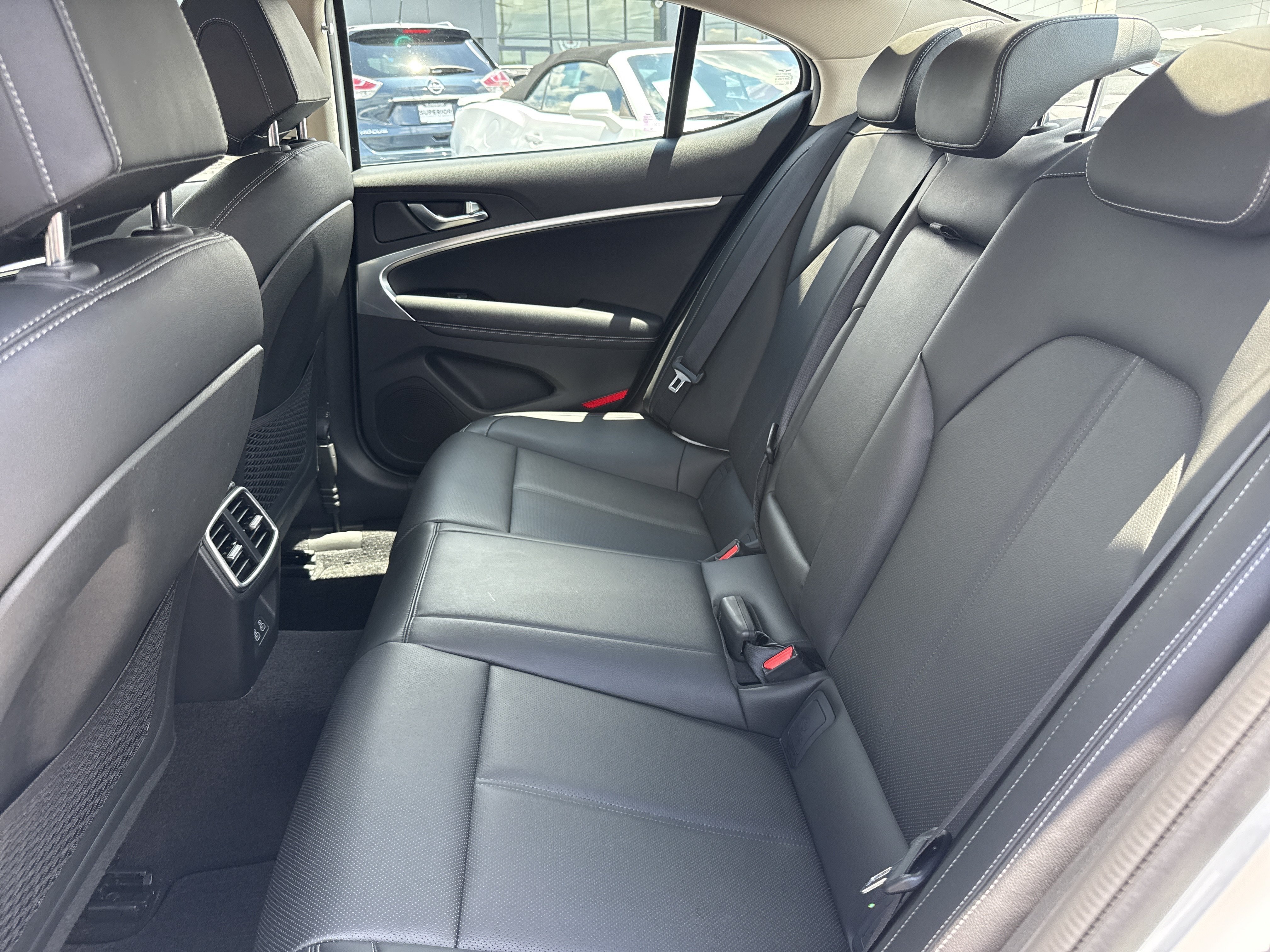 2025 GENESIS G70 Standard - Photo 6