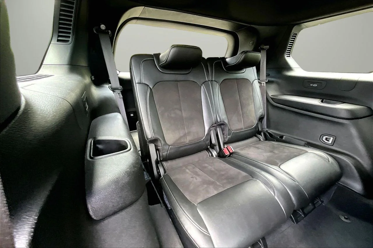 Used 2023 Gray Jeep Altitude image 24