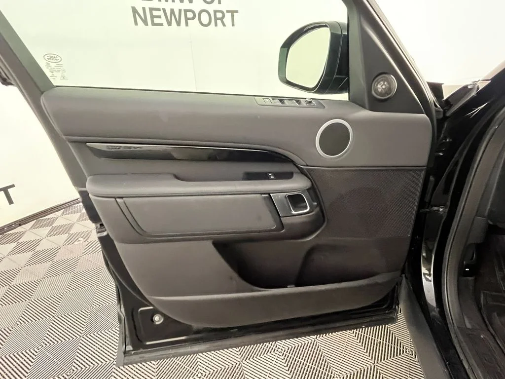 Used 2018 Black Land Rover SE image 24