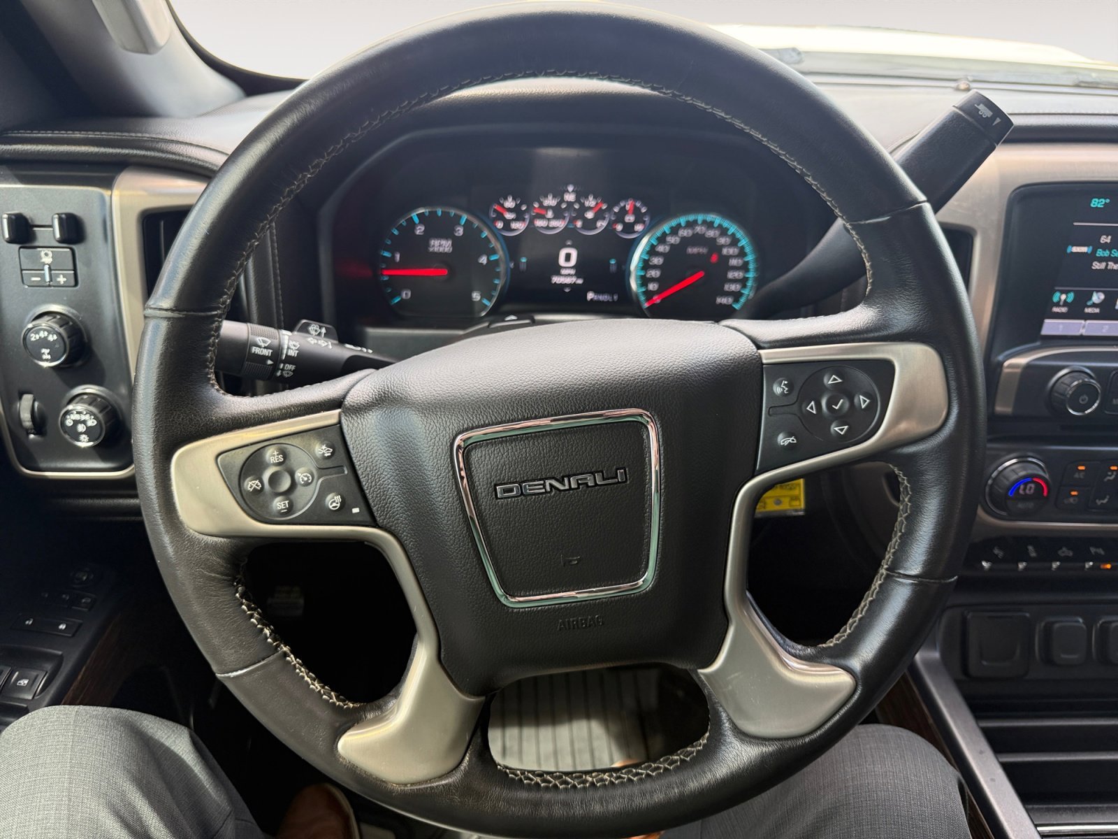 Used 2019 WHITE FROST TRICOAT GMC Denali image 13