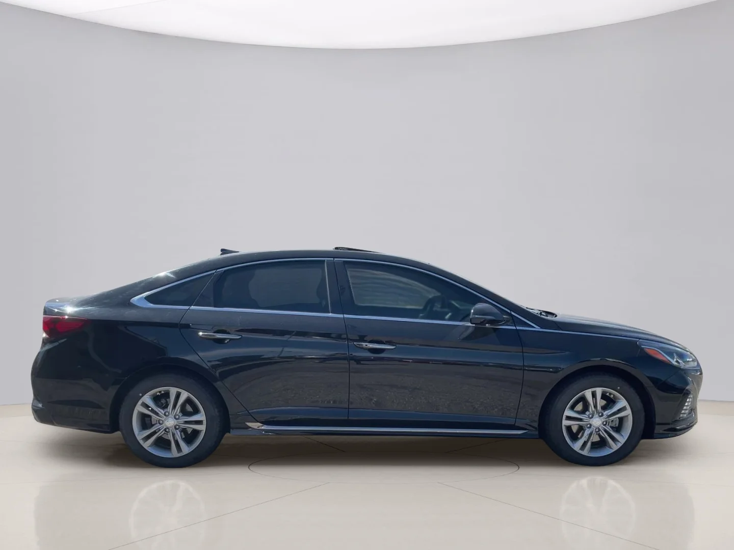 Used 2018 Black Hyundai SPORT image 6