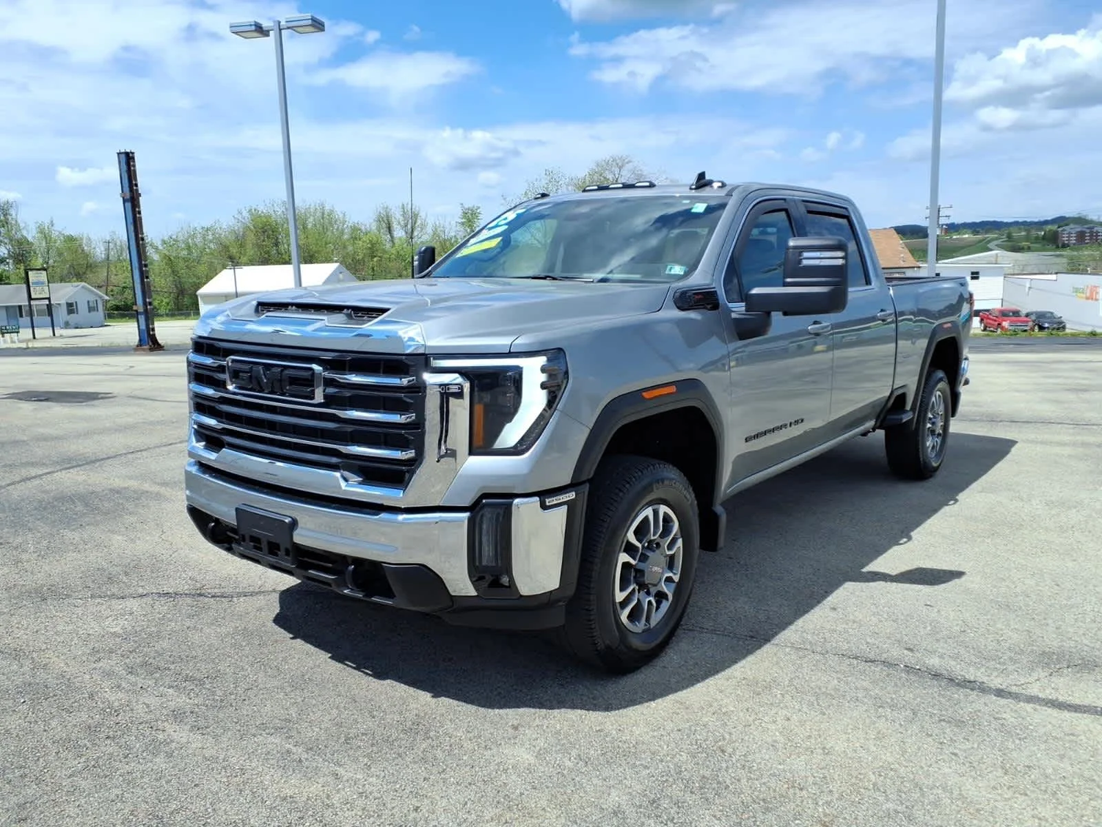 2025 GMC Sierra 4WD Crew Cab Standard Box SLE's photo