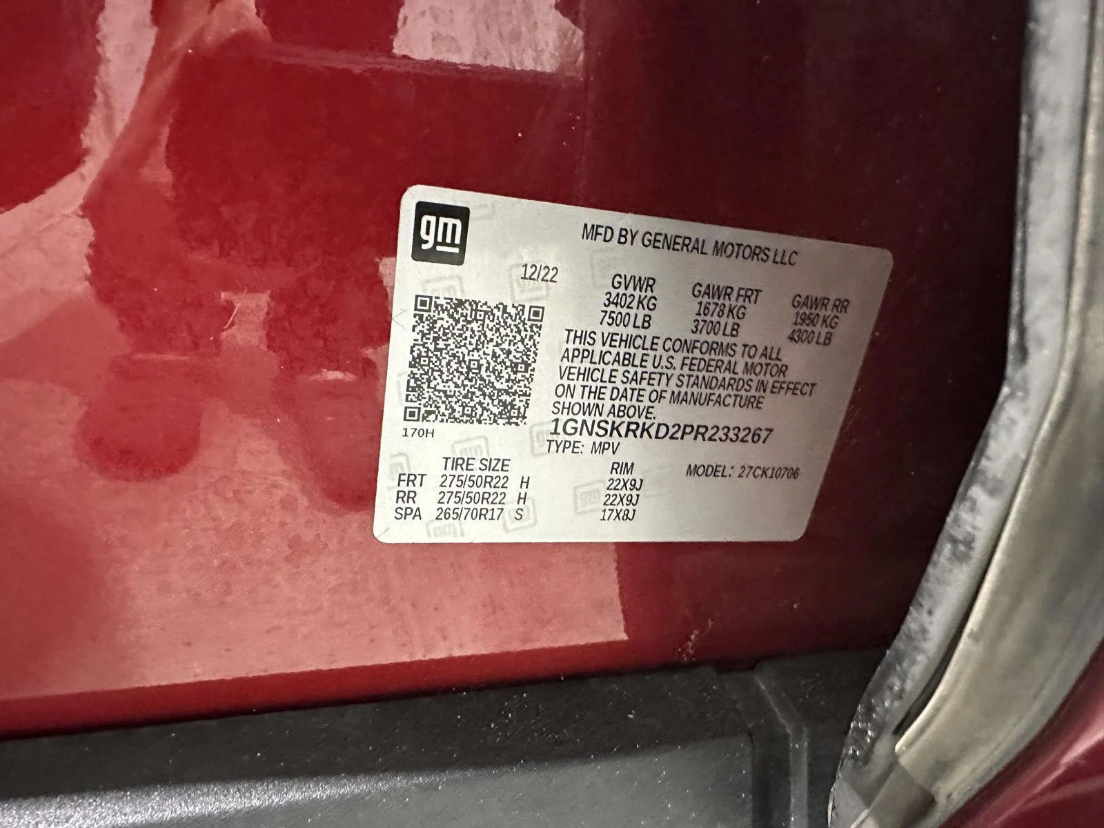 Used 2023 RADIANT RED TINTCOAT Chevrolet RST image 32