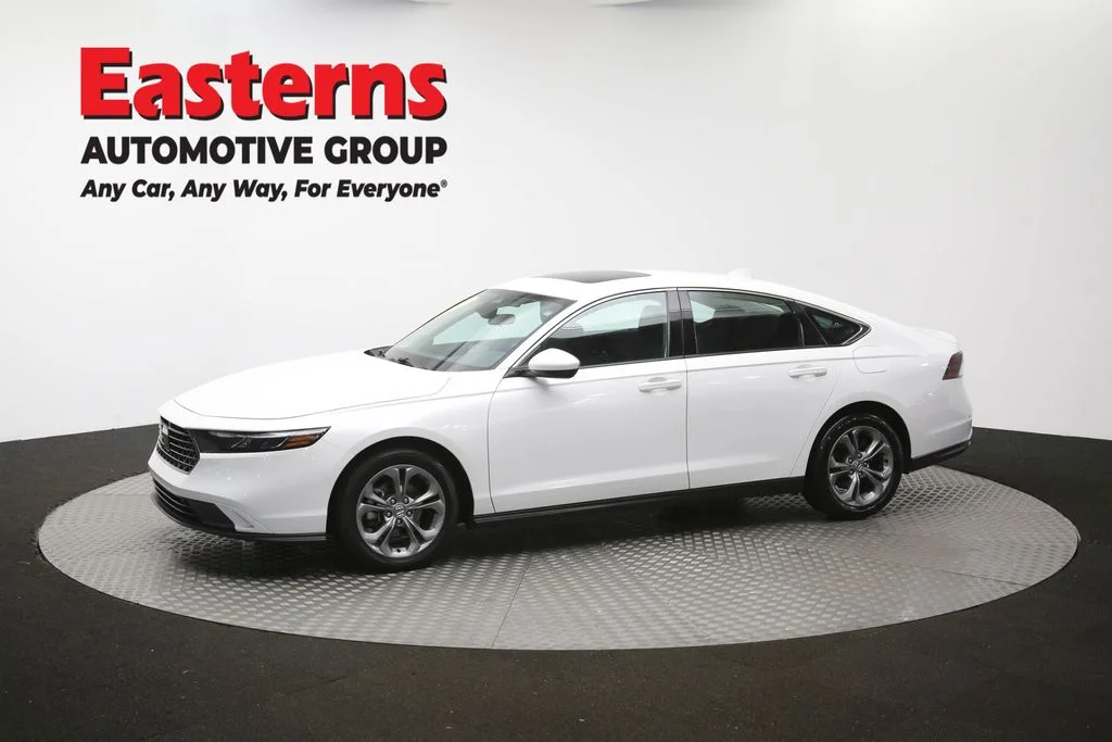 Used 2023 White Honda EX image 60