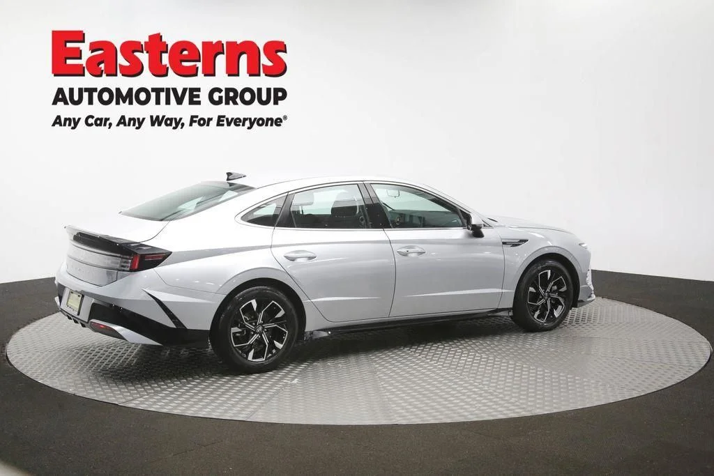 Used 2025 Silver Hyundai SEL image 45
