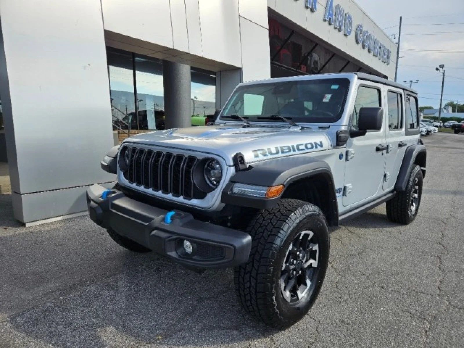 Used 2024 Silver Jeep Rubicon image 2