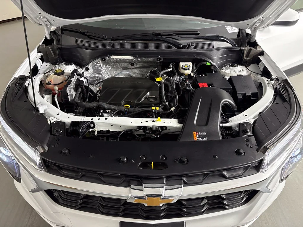 Used 2025 White Chevrolet LT image 41