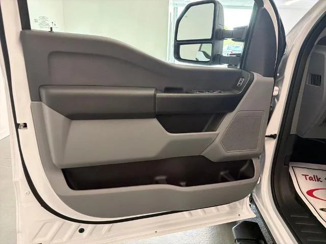 New 2027 Oxford White Ford F-350® XL image 32