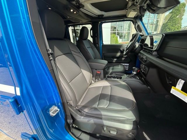 New 2026 Hydro Blue Pearl-Coat Exterior Paint Jeep Sahara image 28