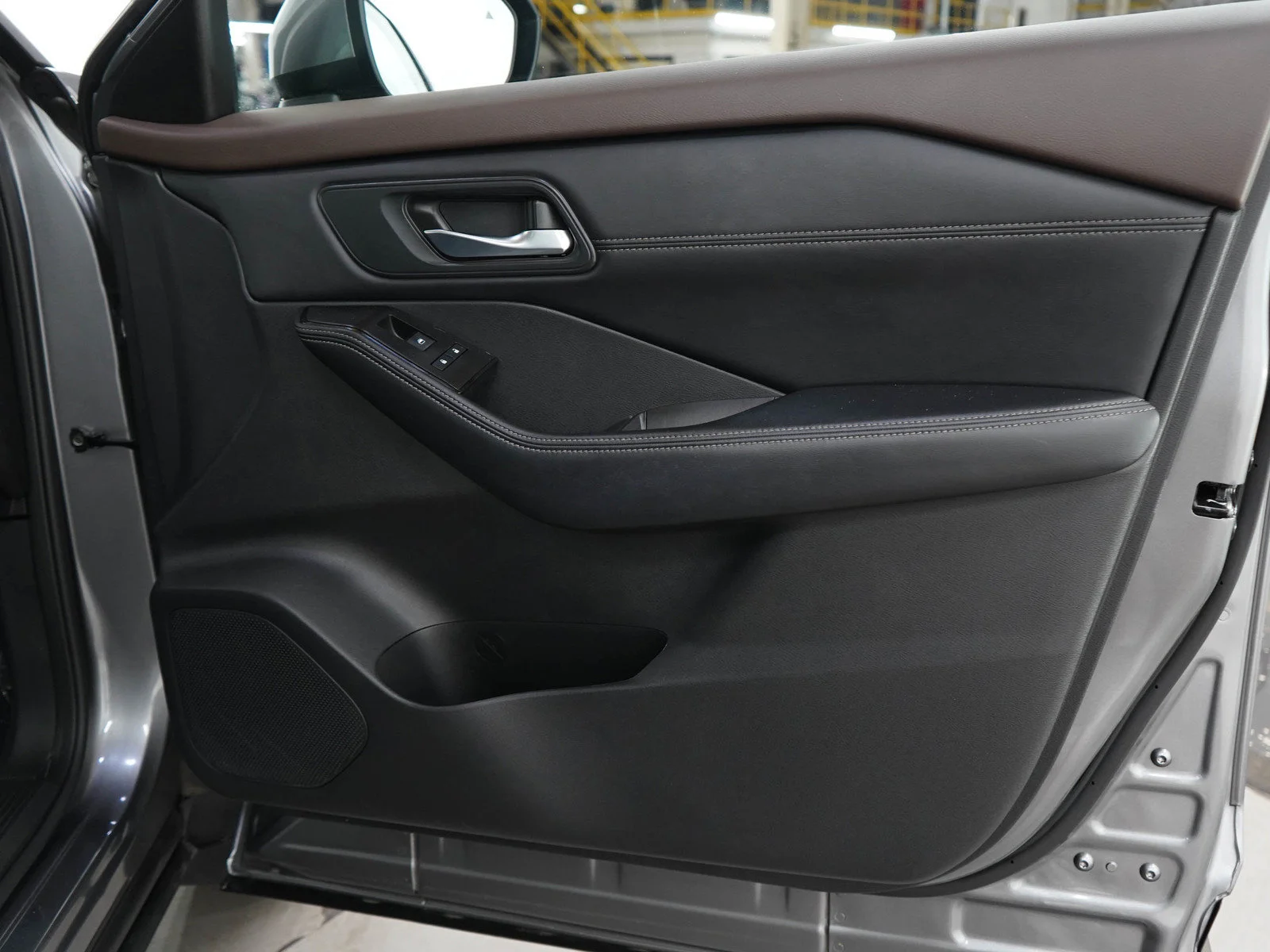 Used 2023 Gun Metallic Nissan SV image 9