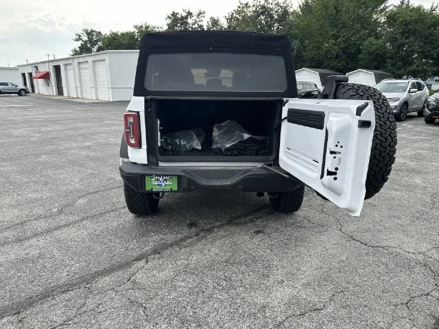 Used 2023 White Ford Badlands image 30