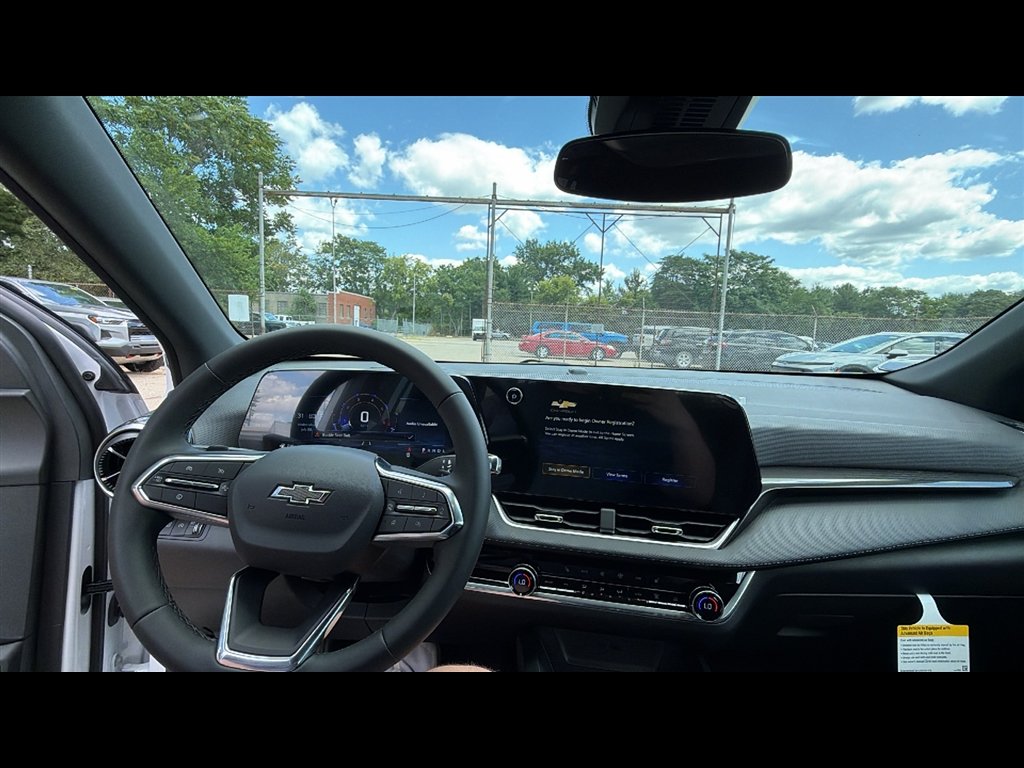 2027 Chevrolet Equinox LT - Photo 10