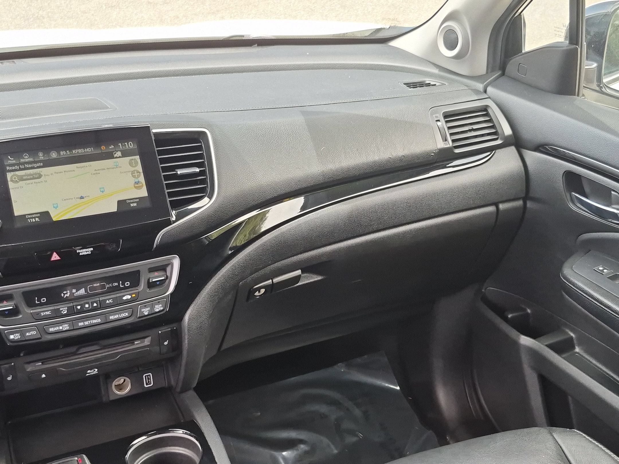 Used 2019 White Diamond Pearl Honda Touring 8-Passenger image 33