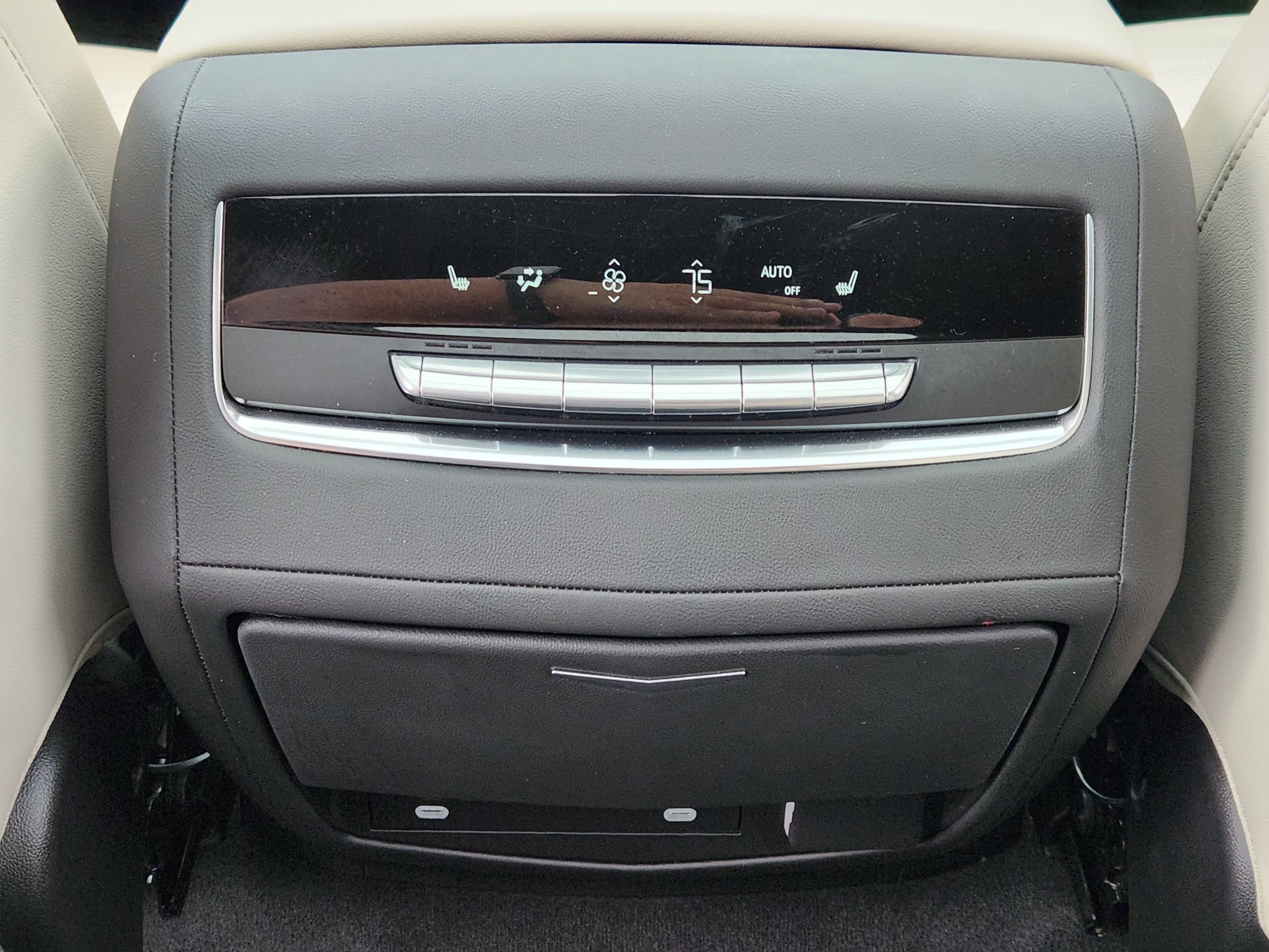 Used 2024 Crystal White Tricoat Cadillac Sport image 32