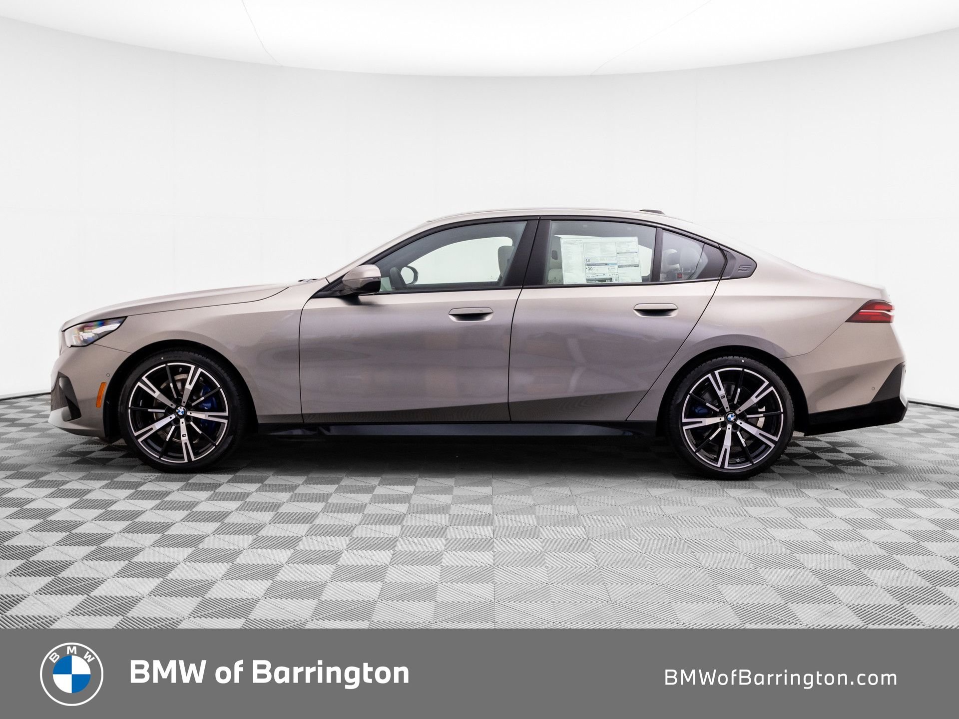 New 2026 Oxide Grey Metallic BMW 530i xDrive image 2
