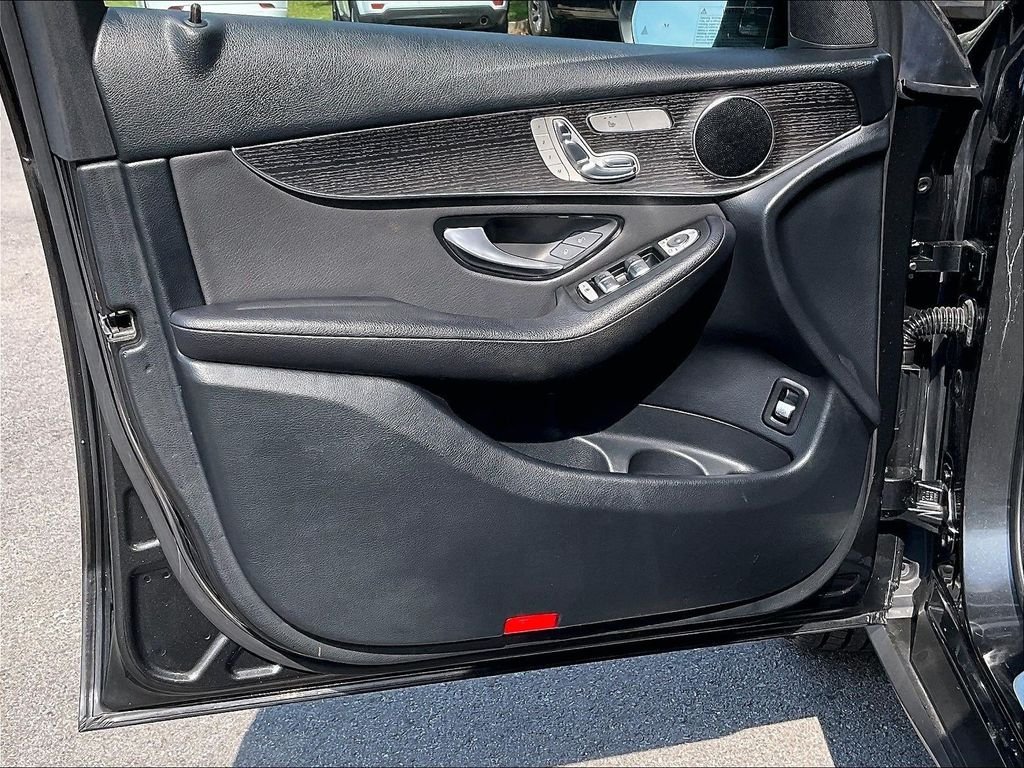 Used 2021 Gray Mercedes-Benz GLC 300 image 9