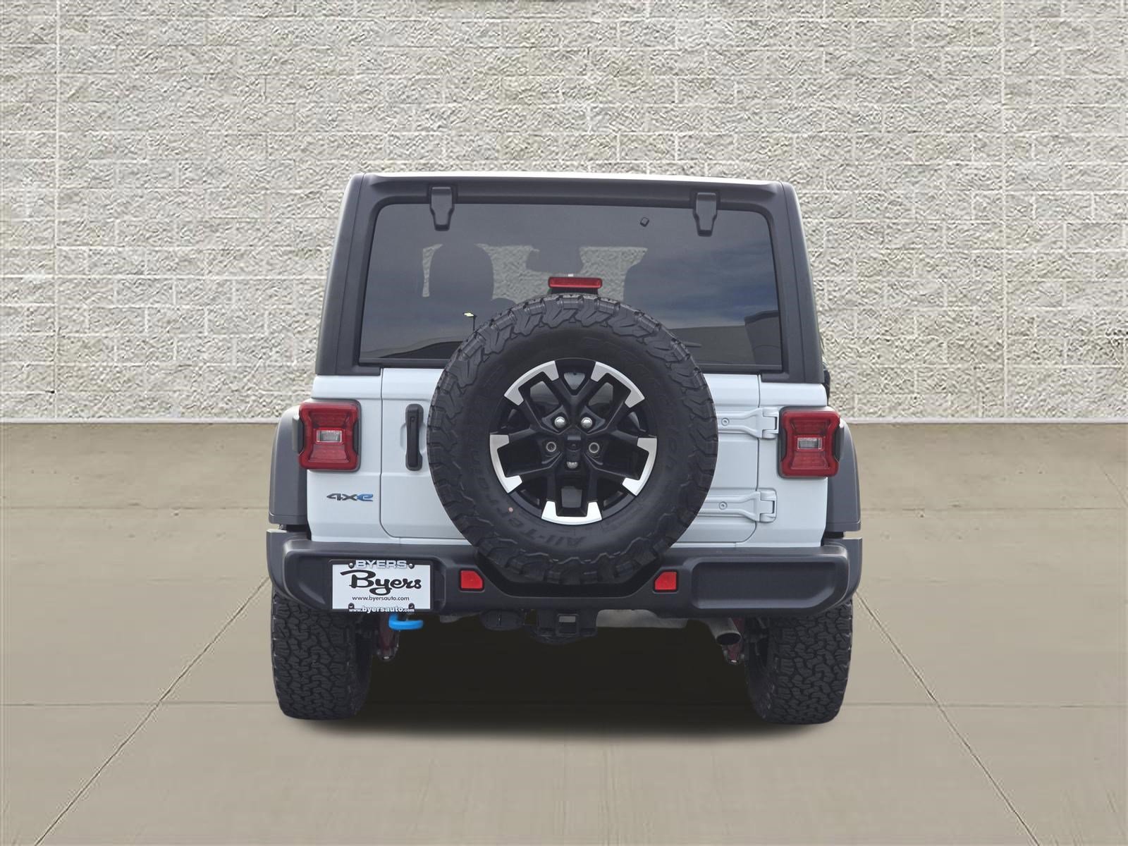 Used 2025 Bright White Clearcoat Jeep Rubicon image 6