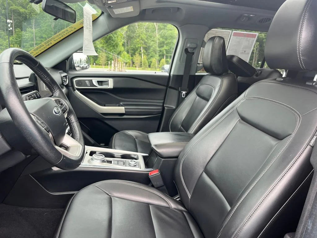 Used 2022 Black Ford XLT image 3