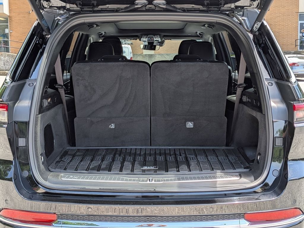 Used 2023 Black Jeep Overland image 7