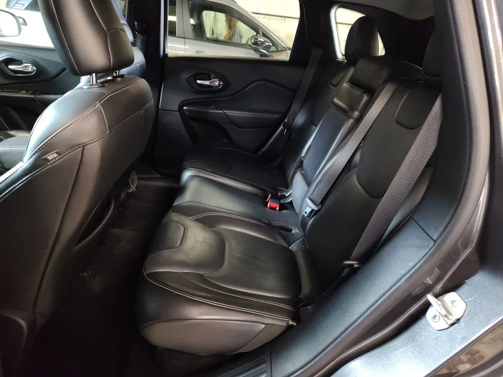 Used 2015 Gray Jeep Limited image 26