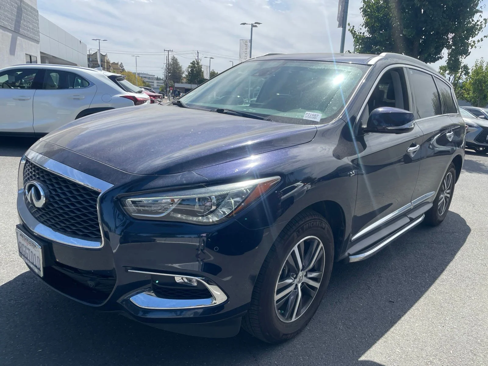 Used 2019 Brown INFINITI LUXE image 1