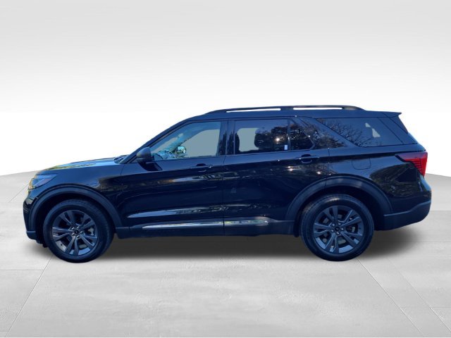 Used 2025 Black Ford Active image 2