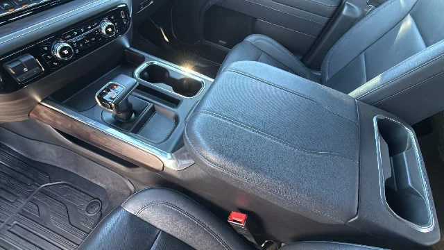 2025 GMC Sierra 1500 SLT - Photo 13