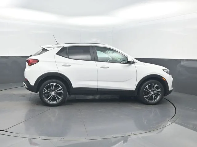 Used 2020 White Buick Select image 34