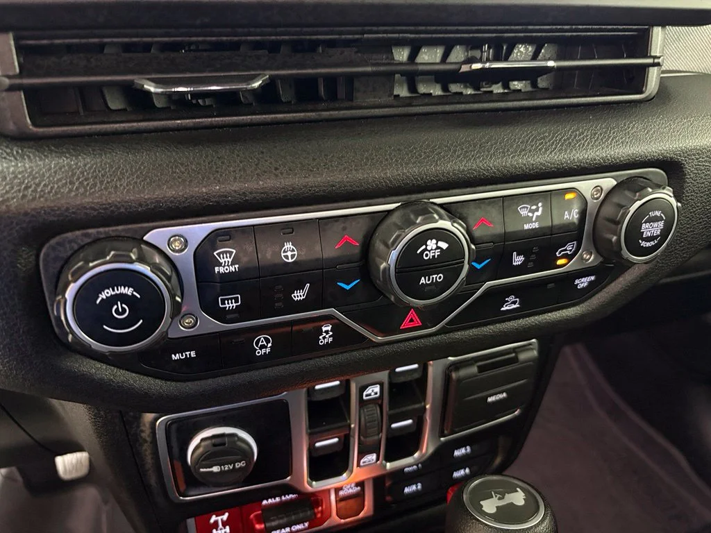 Used 2025 Gray Jeep Willys image 27