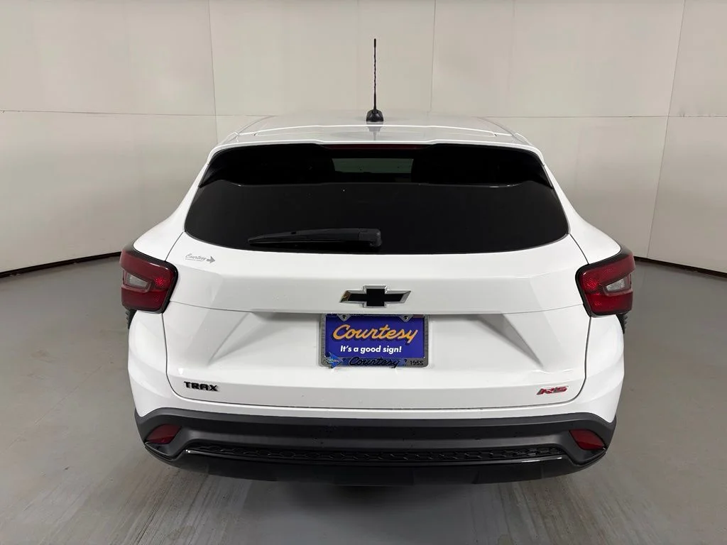 Used 2024 White Chevrolet 1RS image 8
