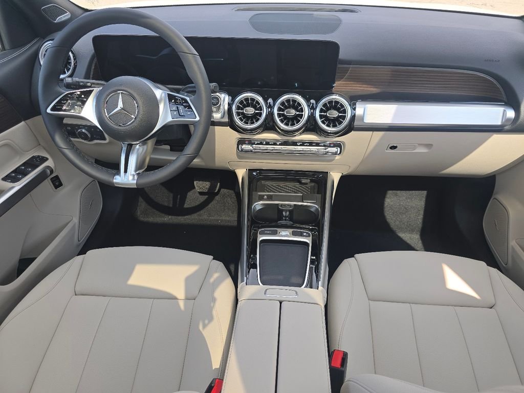 New 2026 Polar White Mercedes-Benz GLB 250 image 22
