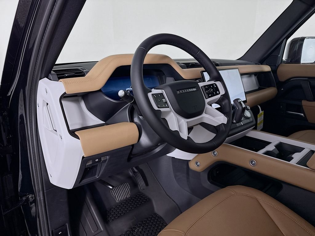 New 2026 Santorini Black Land Rover X-Dynamic SE image 4