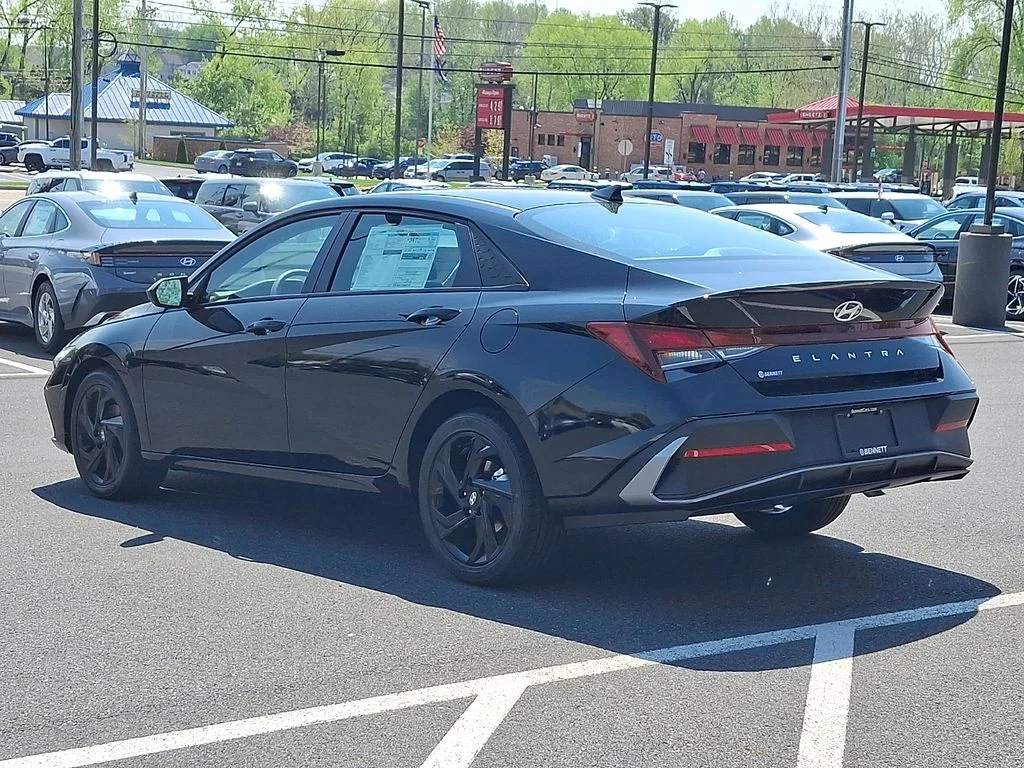 New 2026 Black Hyundai SEL Sport image 4