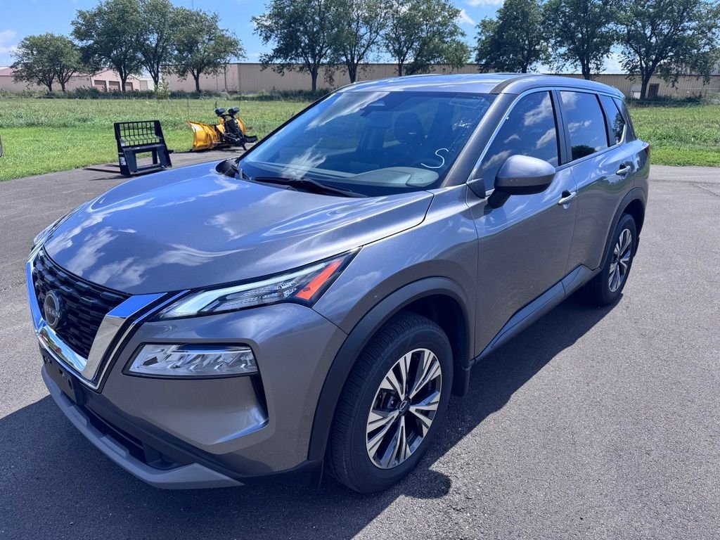 Used 2023 Gun Metallic Nissan SV image 3