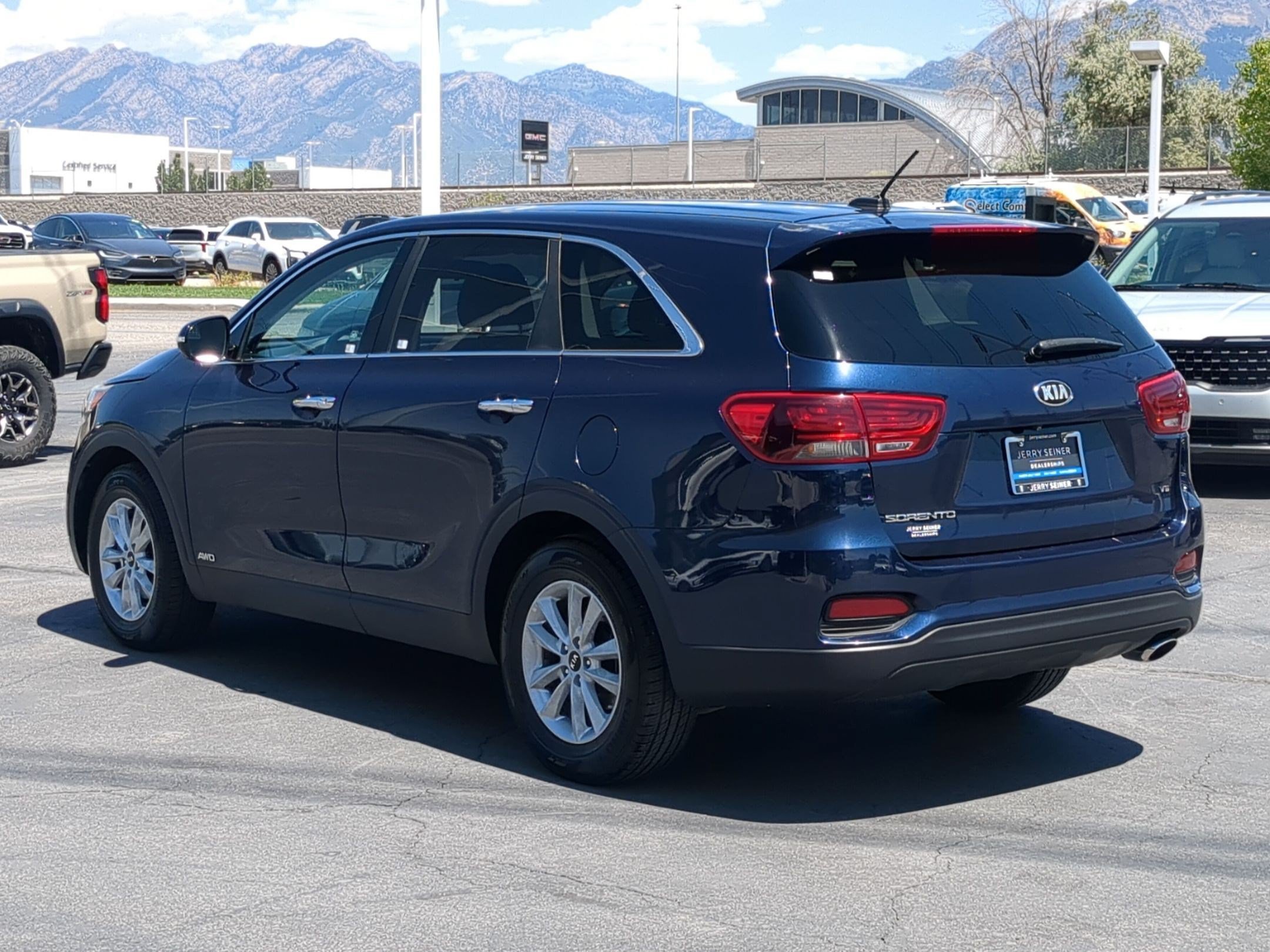 Used 2019 Blaze Blue Kia LX V6 image 4