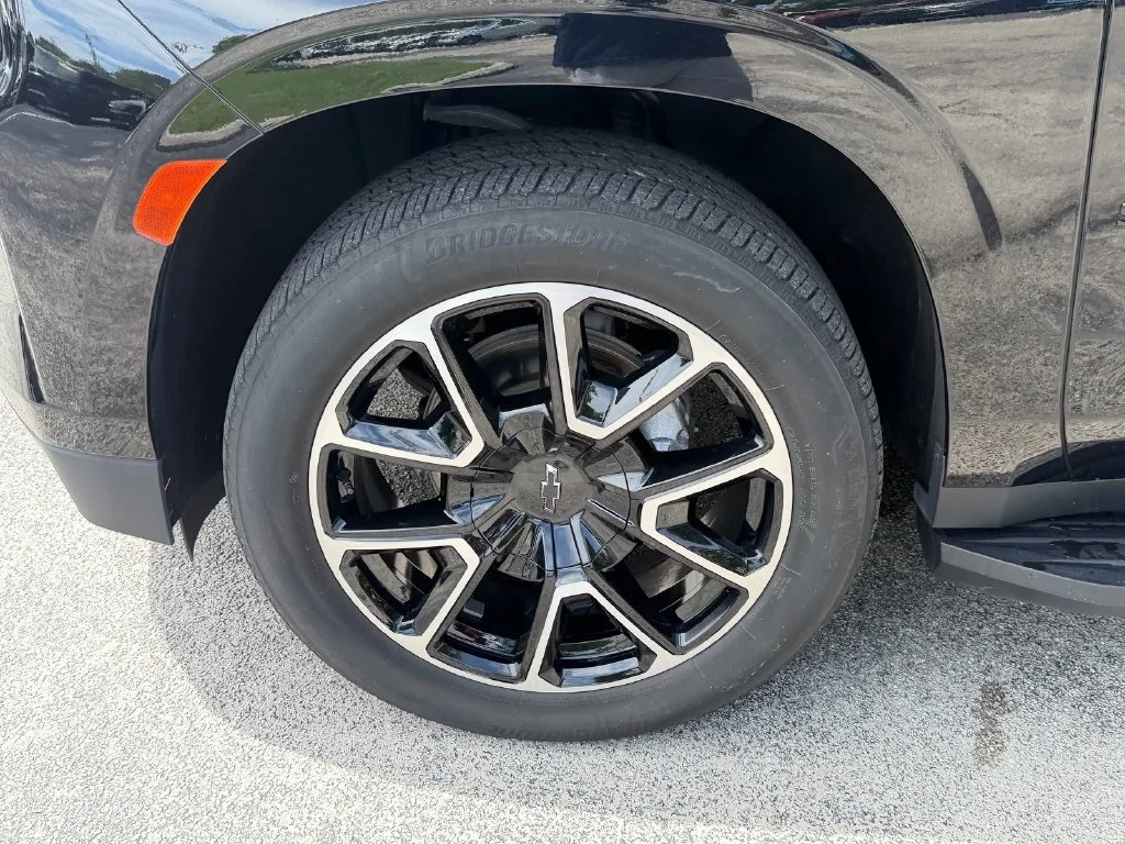 Used 2023 BLACK Chevrolet RST image 22