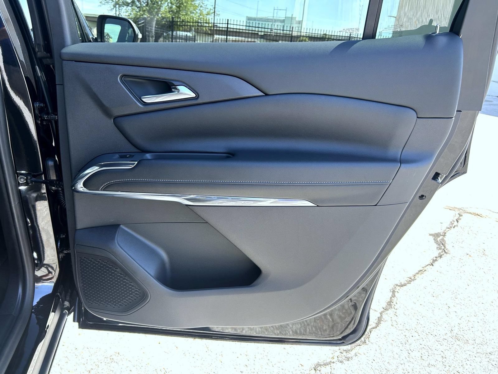 2027 Chevrolet Traverse LT - Photo 18