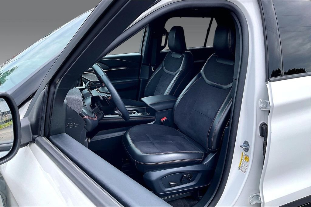 Used 2025 White Metallic Ford ST image 14
