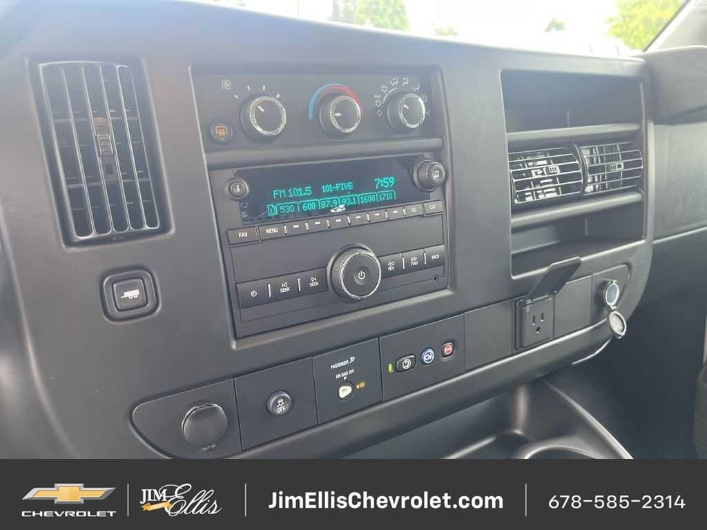 2025 Chevrolet Express Cargo Work Van - Photo 16